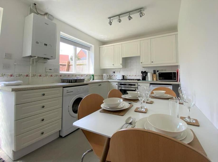 Charming Home In Wellingborough Extérieur photo