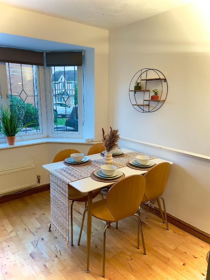 Charming Home In Wellingborough Extérieur photo