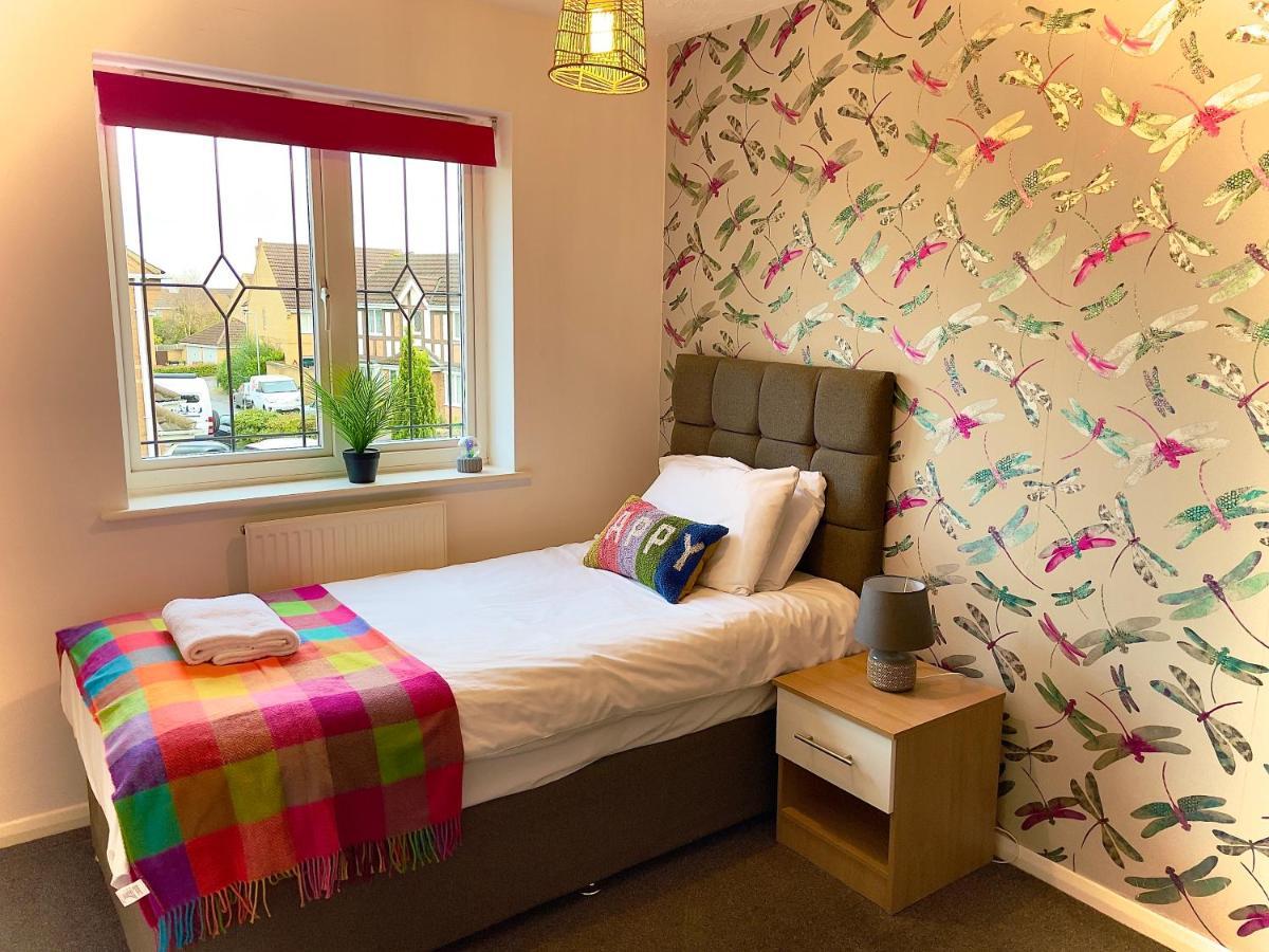 Charming Home In Wellingborough Extérieur photo